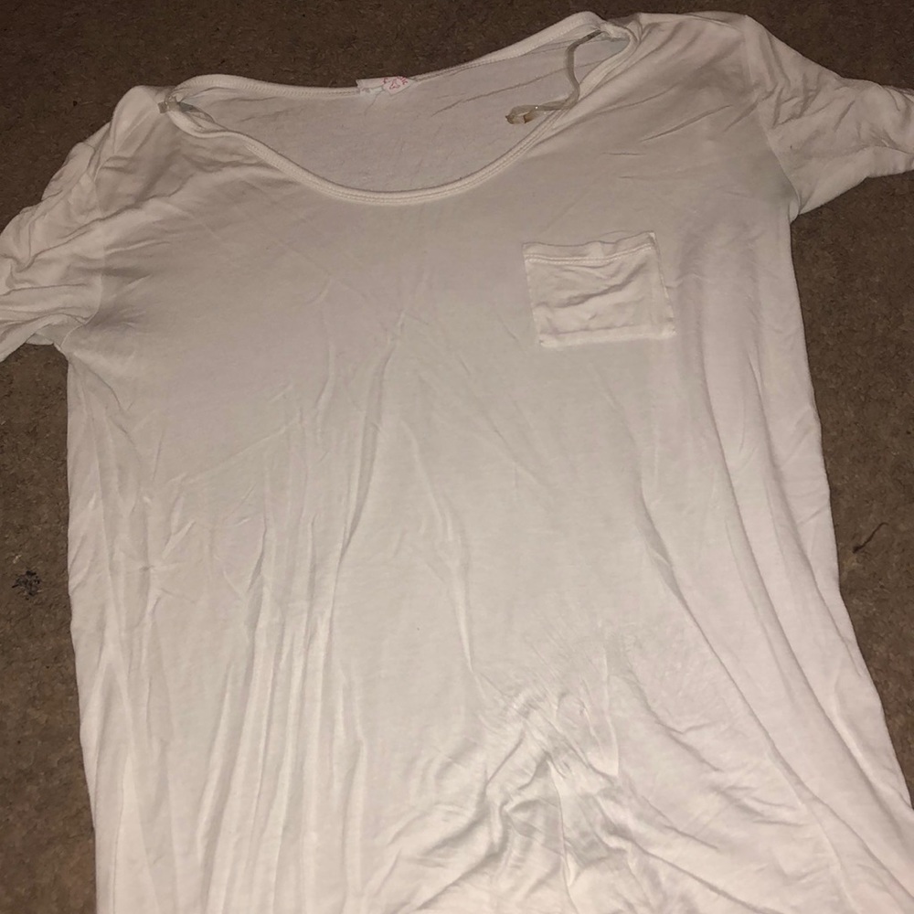 basic flowy tee